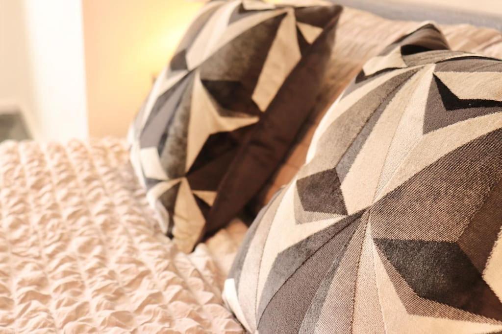 Charming 3 Bedroom Property Free Wifi & Parking 리즈 외부 사진
