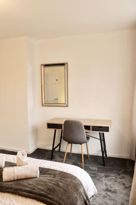 Charming 3 Bedroom Property Free Wifi & Parking 리즈 외부 사진